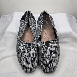 TOMS Women's Black and White Slip-On Shoes Size 6.5 W